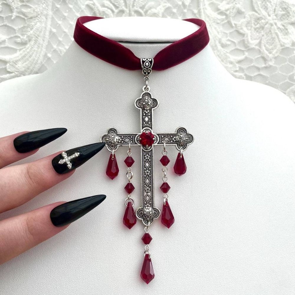 Vintage Fashion Retro Outfit - الرجعية نمط كبير الصليب قلادة المختنق