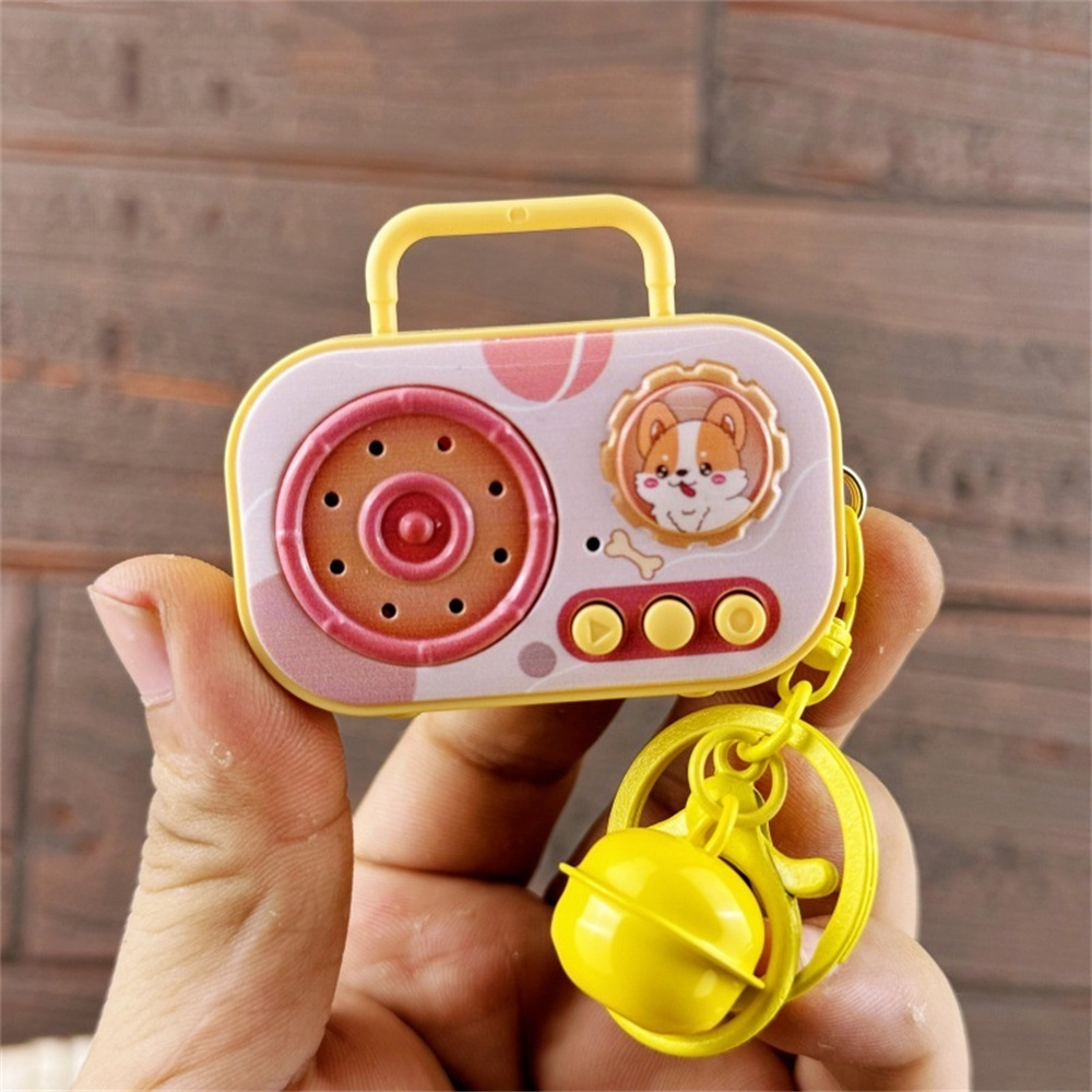 سلسلة مفاتيح مسجل عتيقة صغيرة  - مراجعة Vintage Fashion Toys وسعره